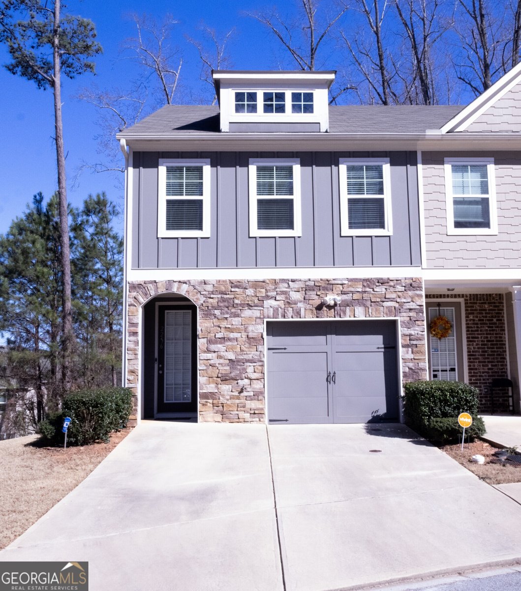 2256 2256 Triple Crown Lane Lithonia - 1