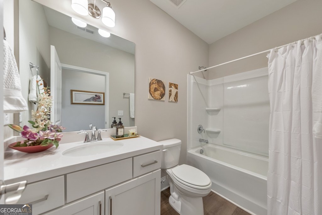 124 Redford Lane Canton - 43