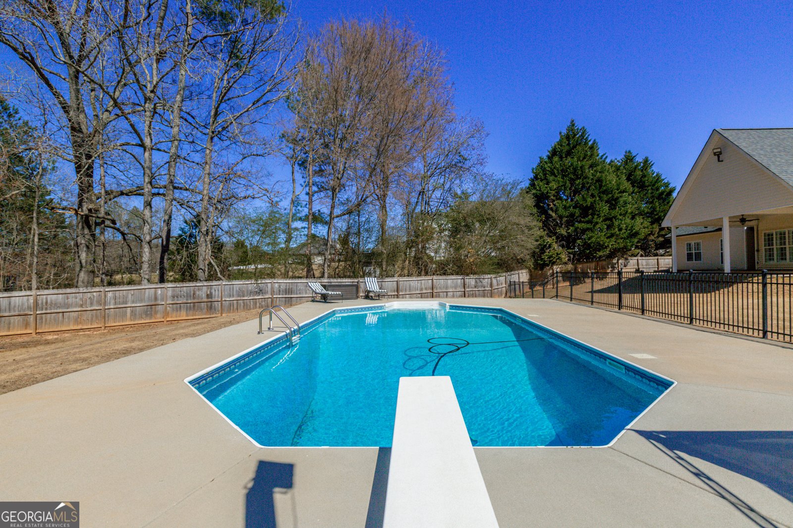 140 Surrey Park Drive Fayetteville - 55