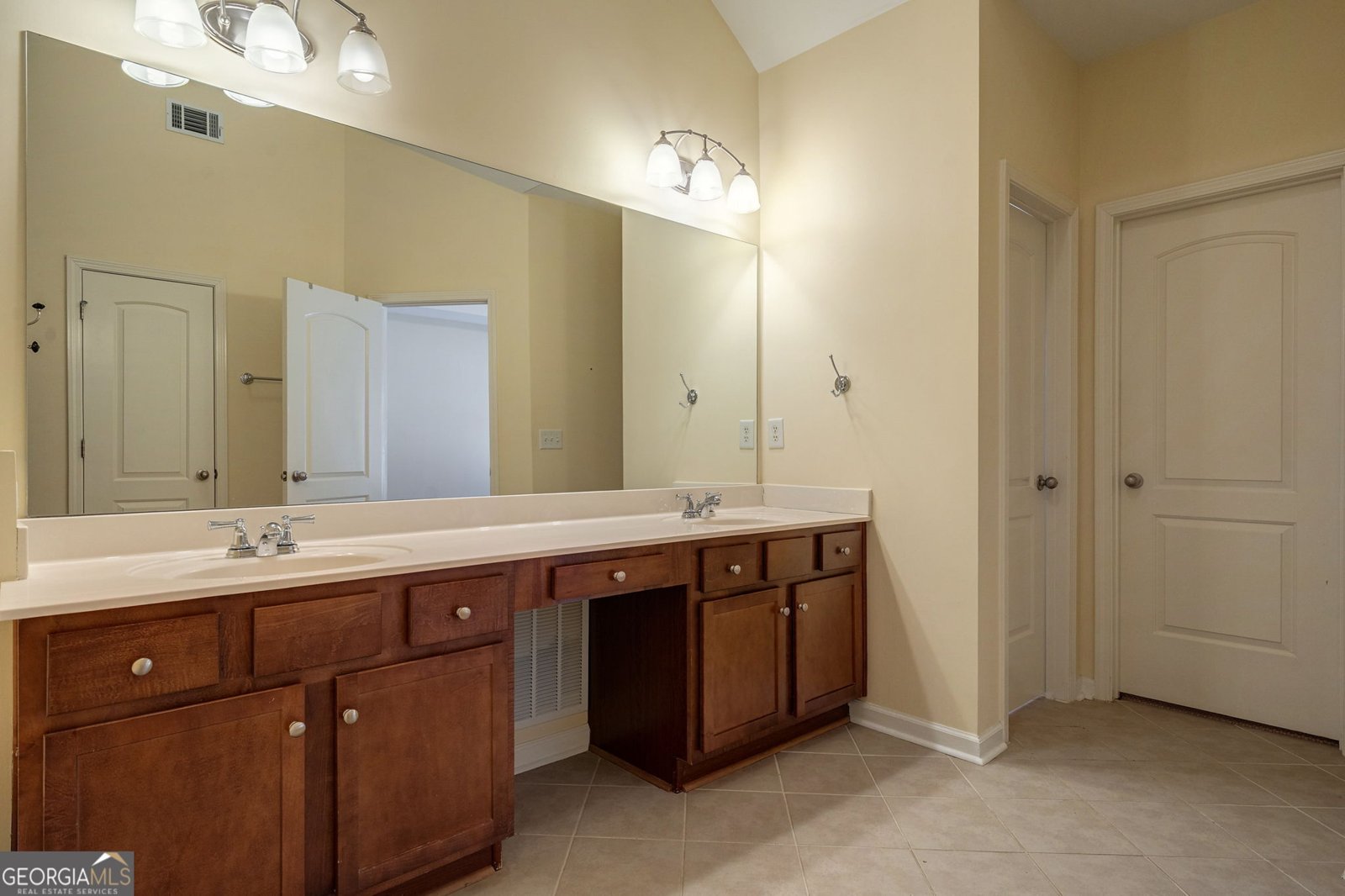 1130 Arlington Place Bogart - 26