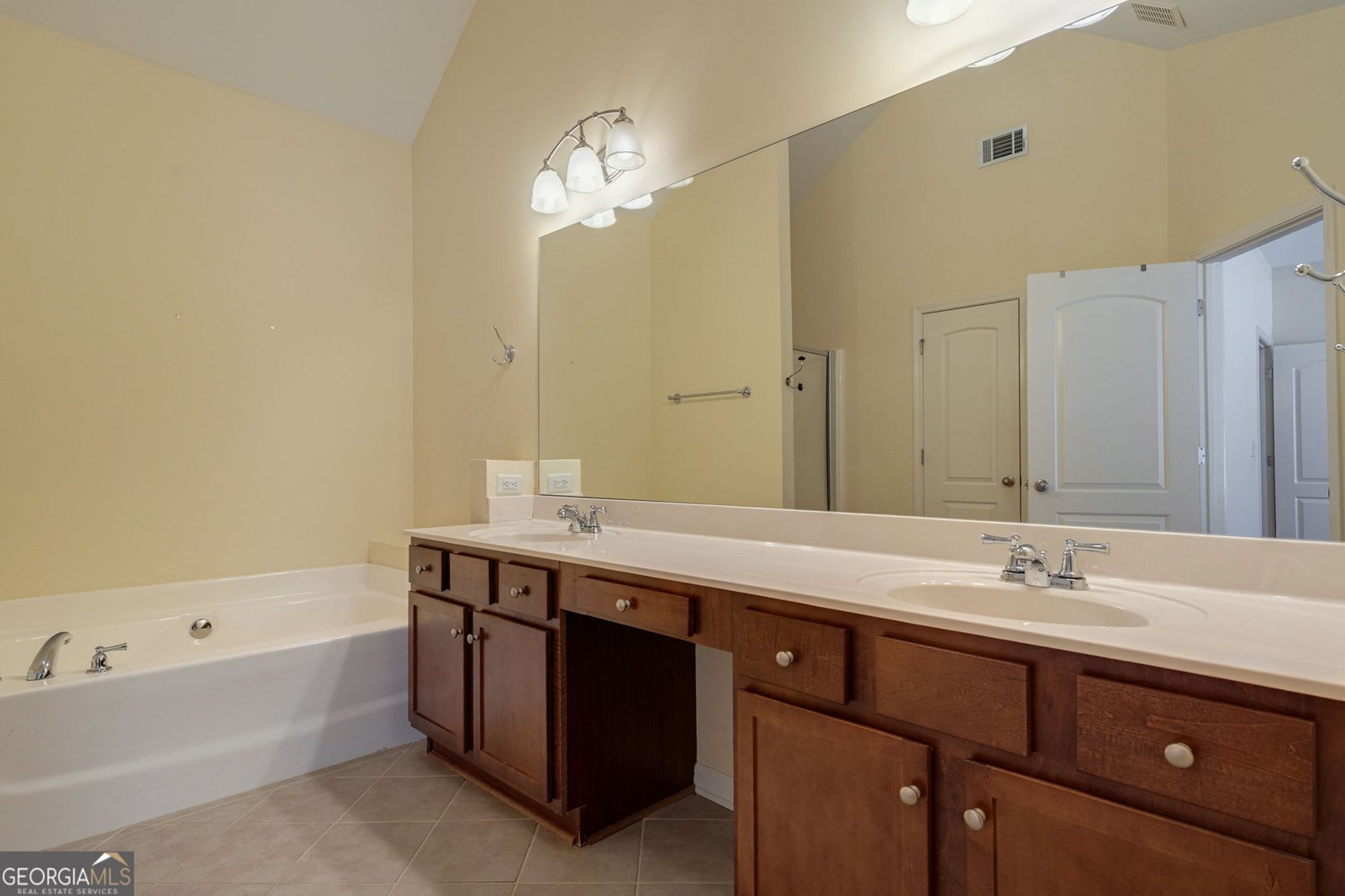 1130 Arlington Place Bogart - 27