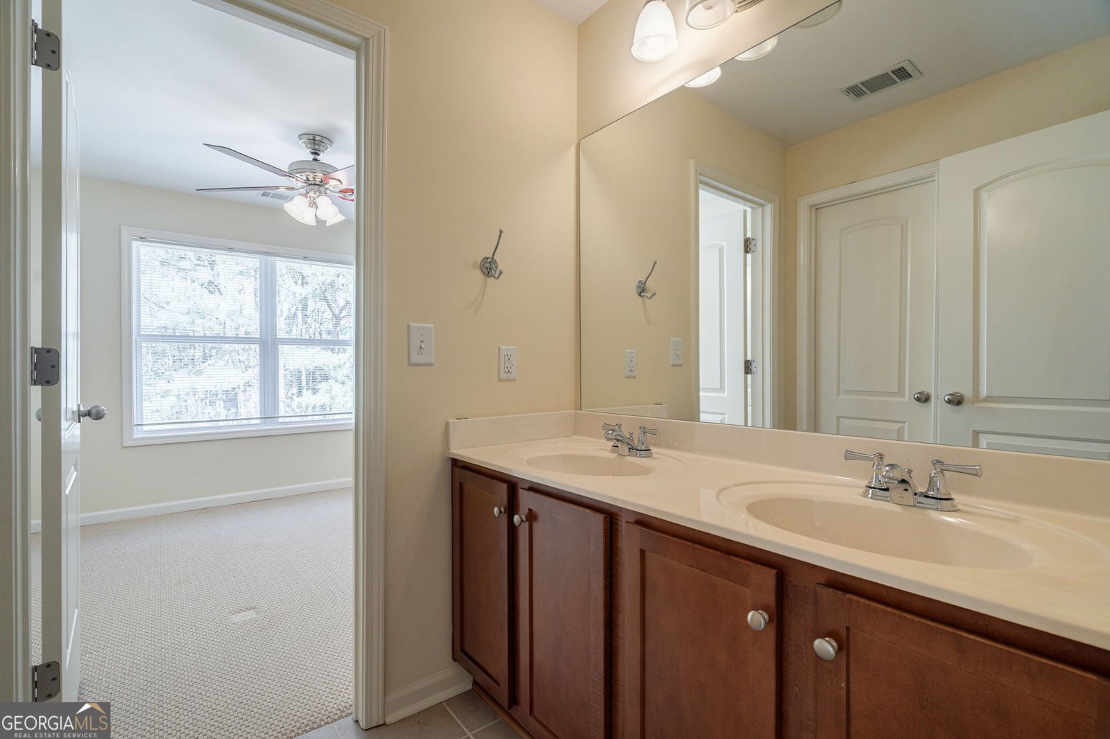 1130 Arlington Place Bogart - 33