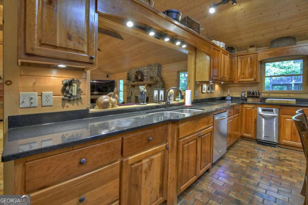 730 Riverside Lane Blue Ridge - 51