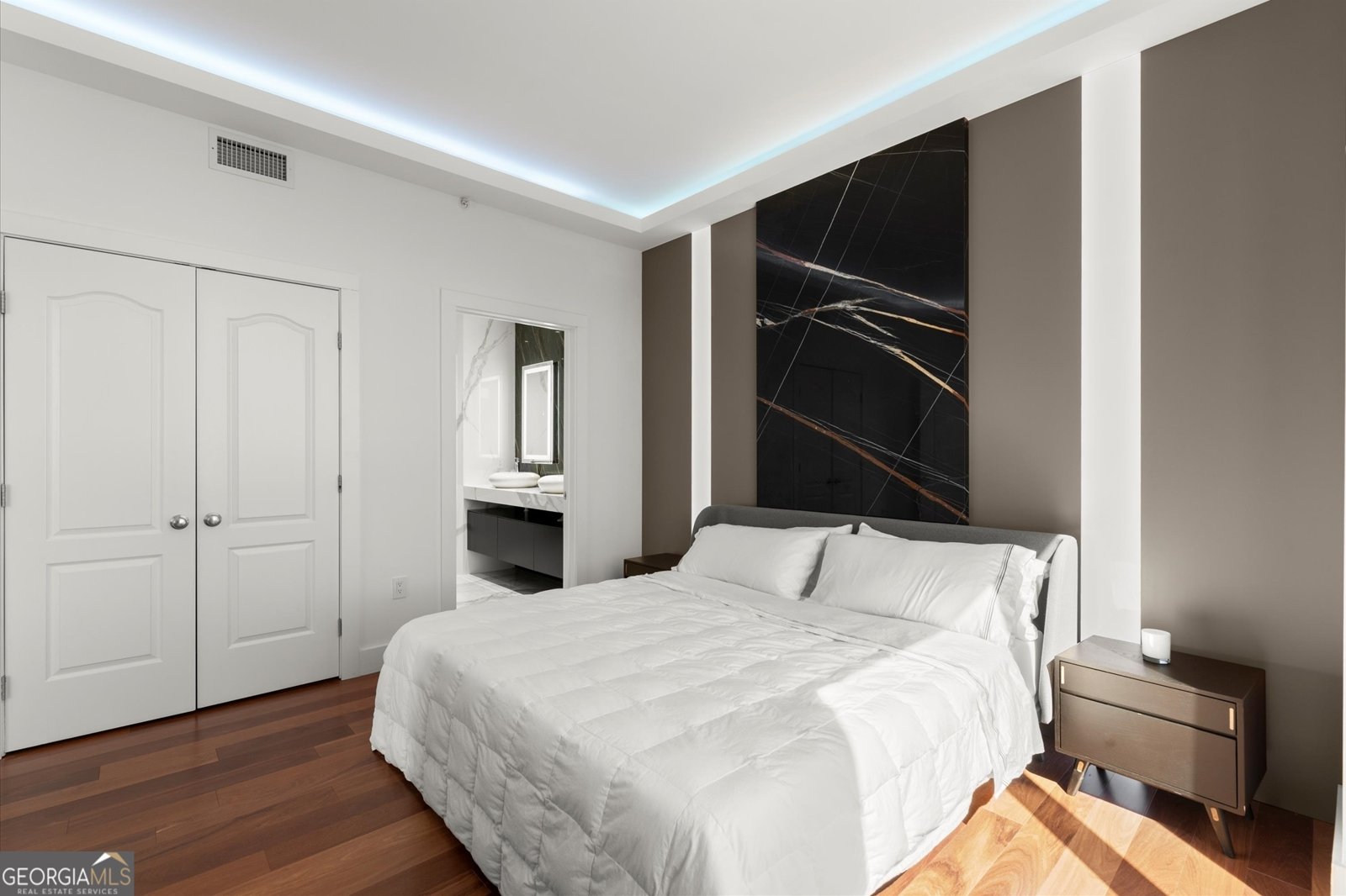 2828 Peachtree Road Atlanta - 27