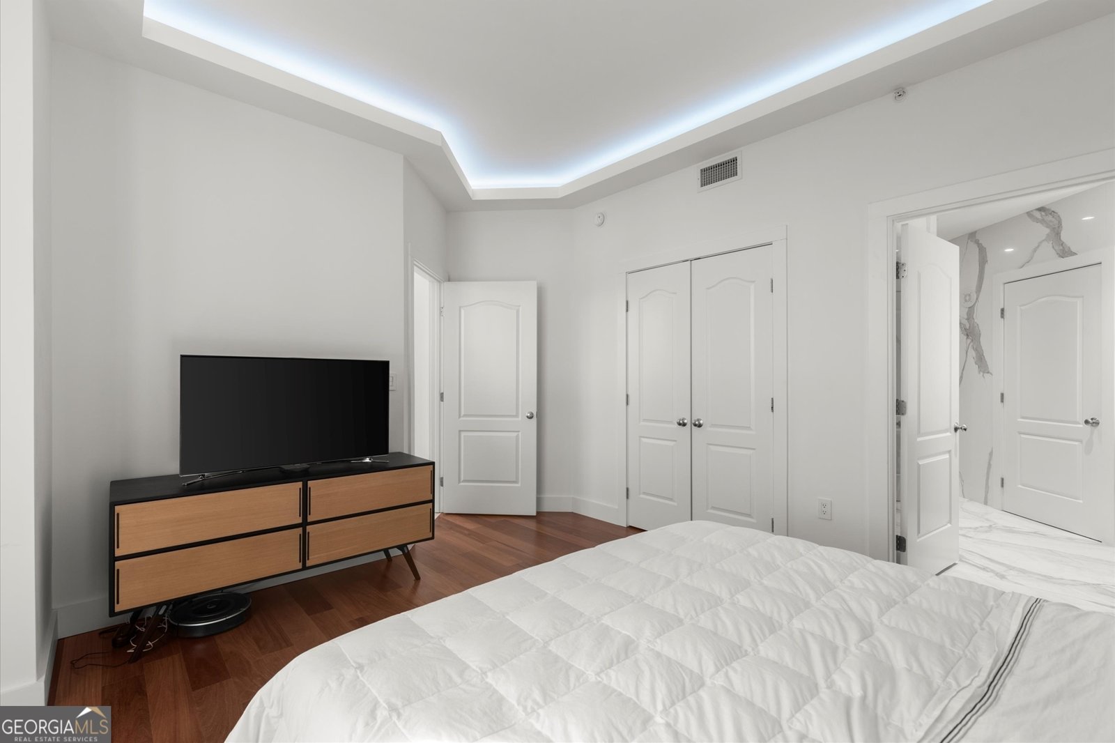 2828 Peachtree Road Atlanta - 28