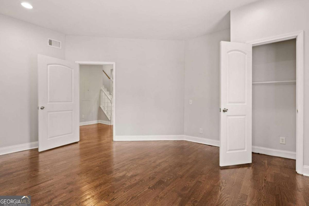 789 Cooper Street Atlanta - 23
