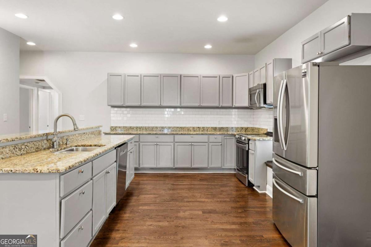 789 Cooper Street Atlanta - 9