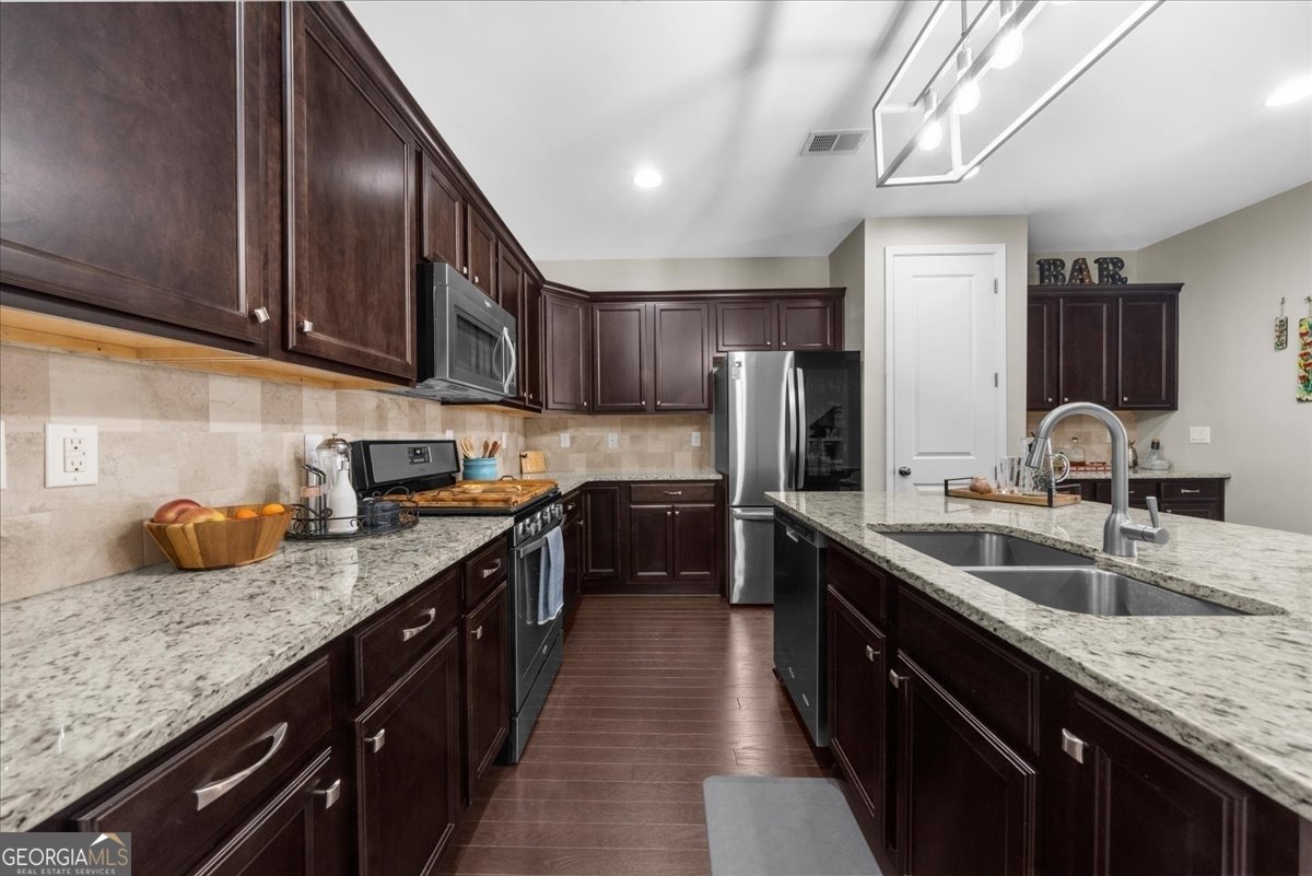 6088 Holly Park Lane Mableton - 1