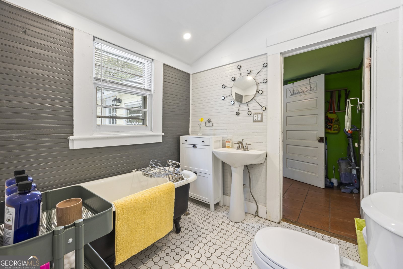 211 Elm Street Crawford - 27