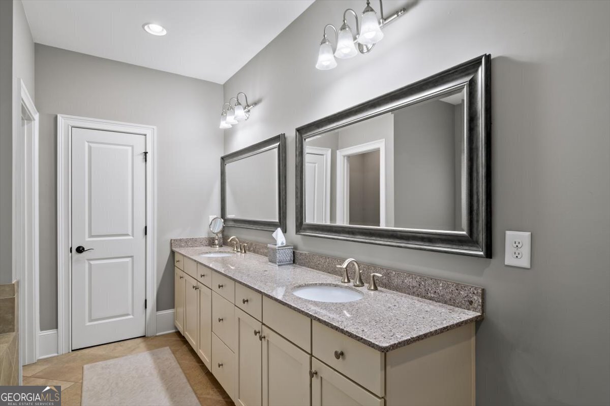 4916 Kentwood Drive Marietta - 45
