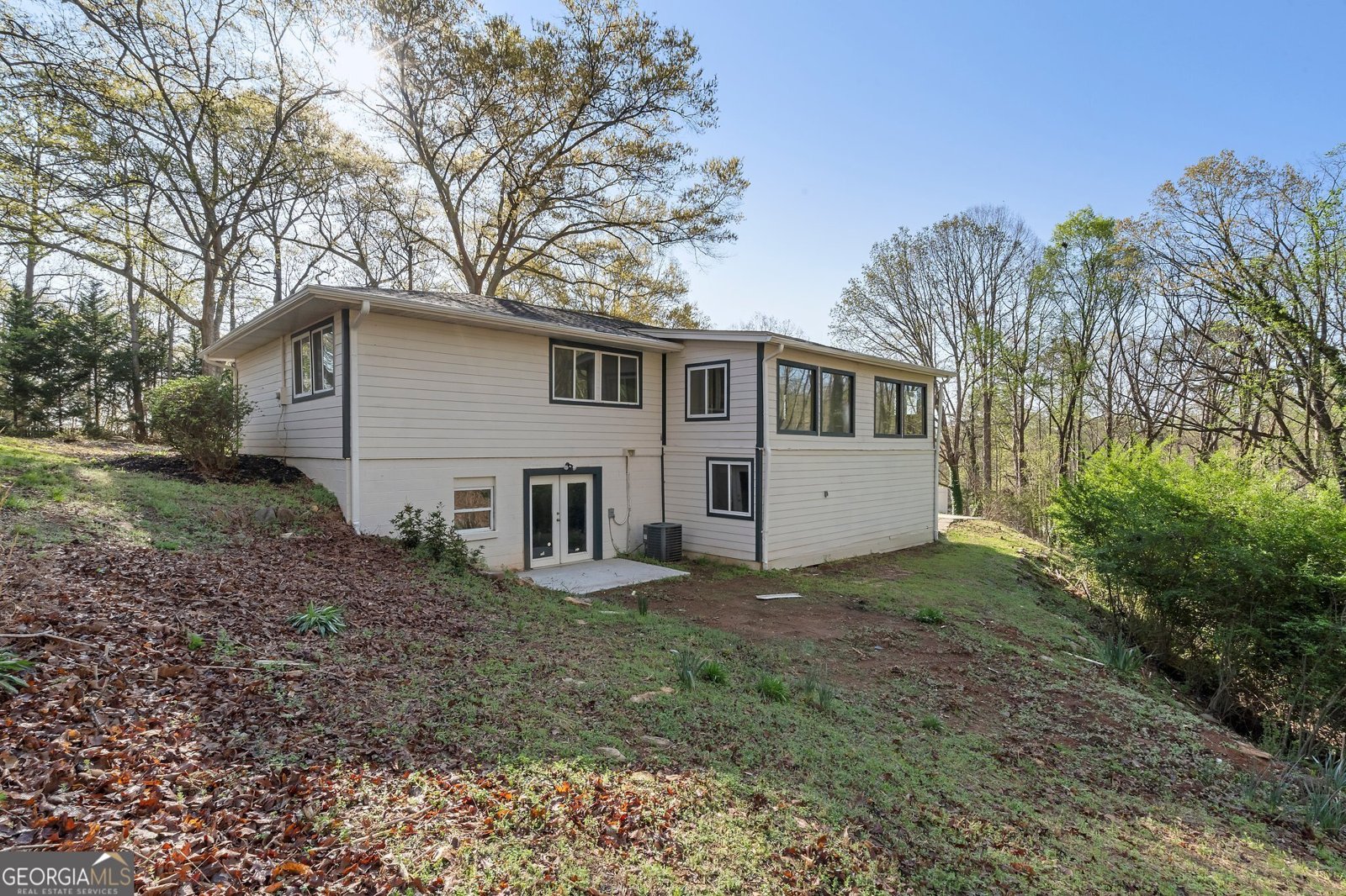 5985 Lakeside Court Gainesville - 28