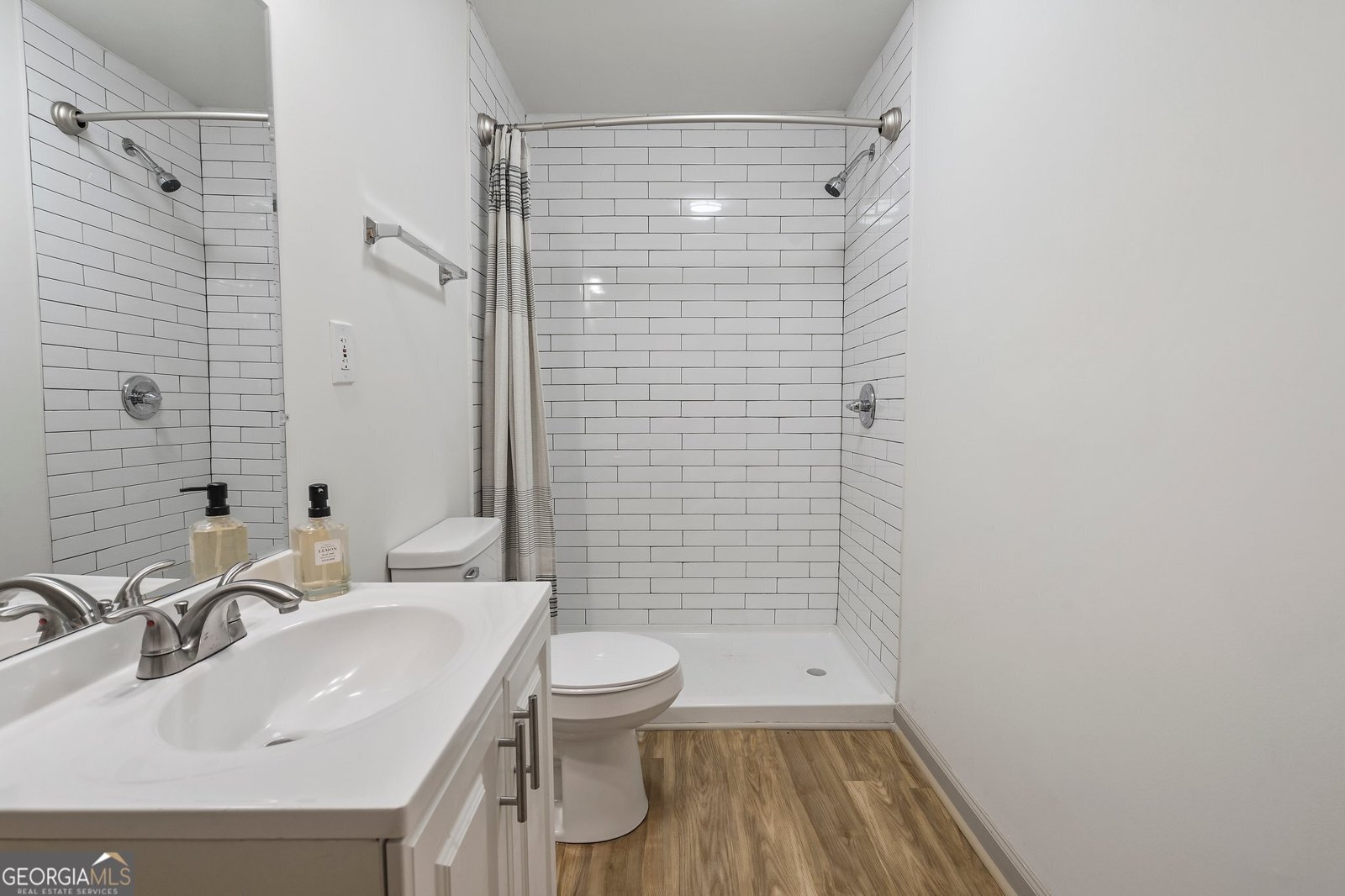 5985 Lakeside Court Gainesville - 5