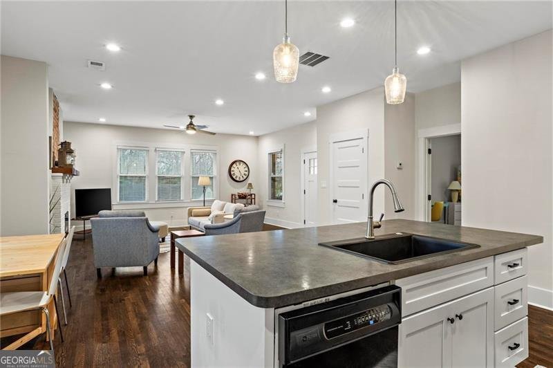 942 Byron Drive Atlanta - 24