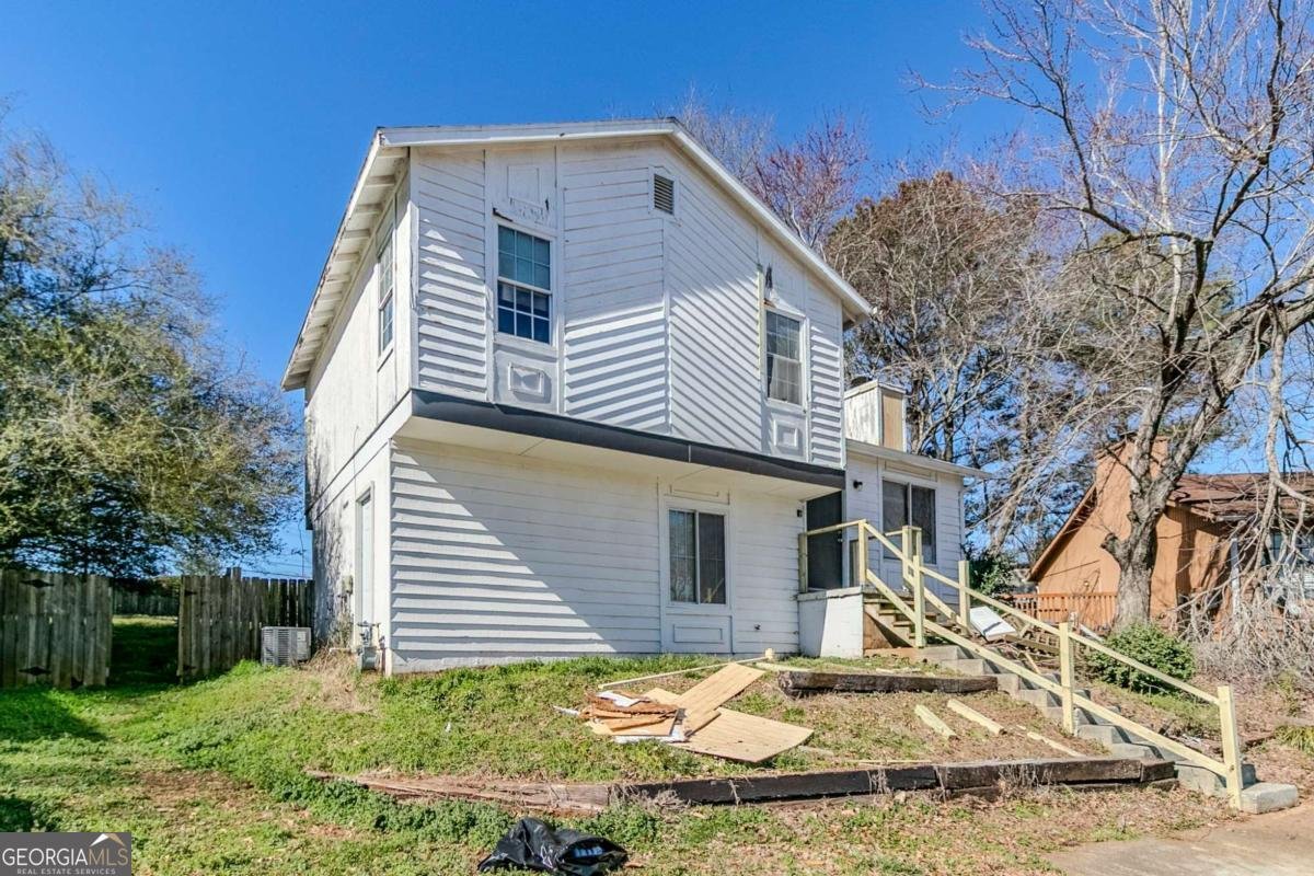 4821 Mainstreet Valley Trace Stone Mountain - 2