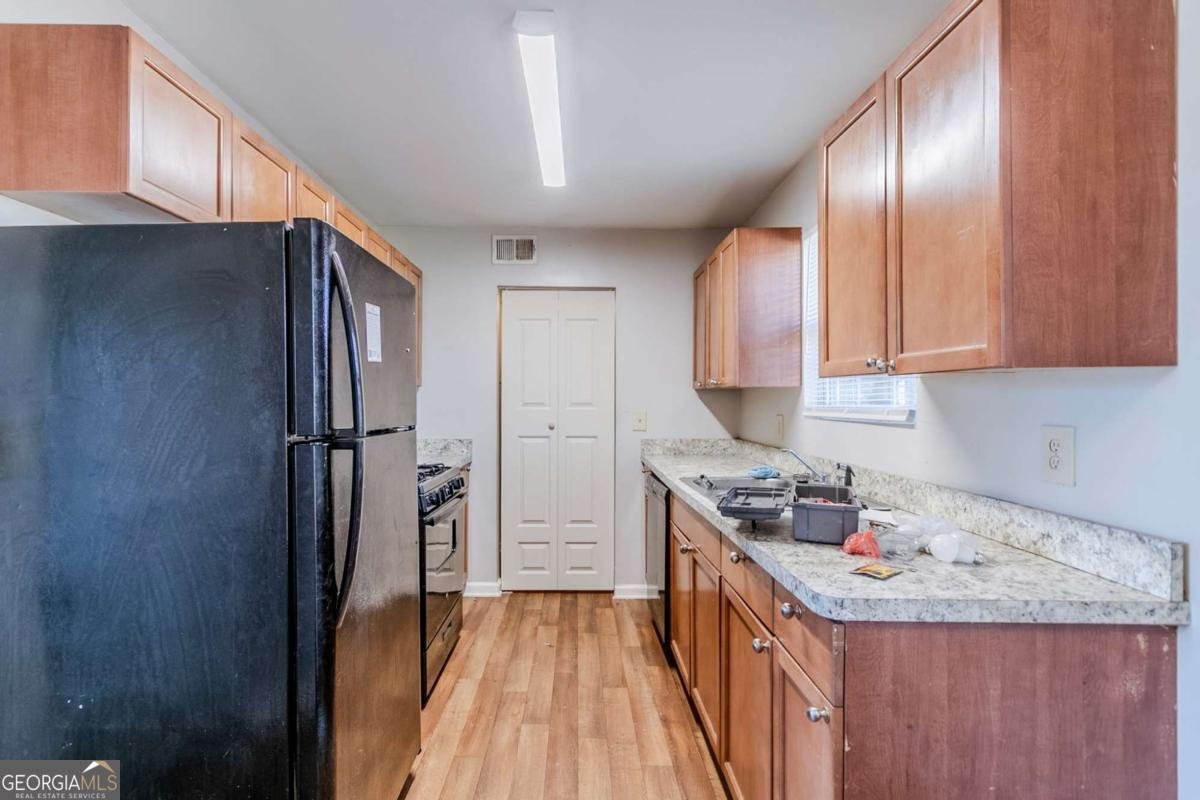 4821 Mainstreet Valley Trace Stone Mountain - 4