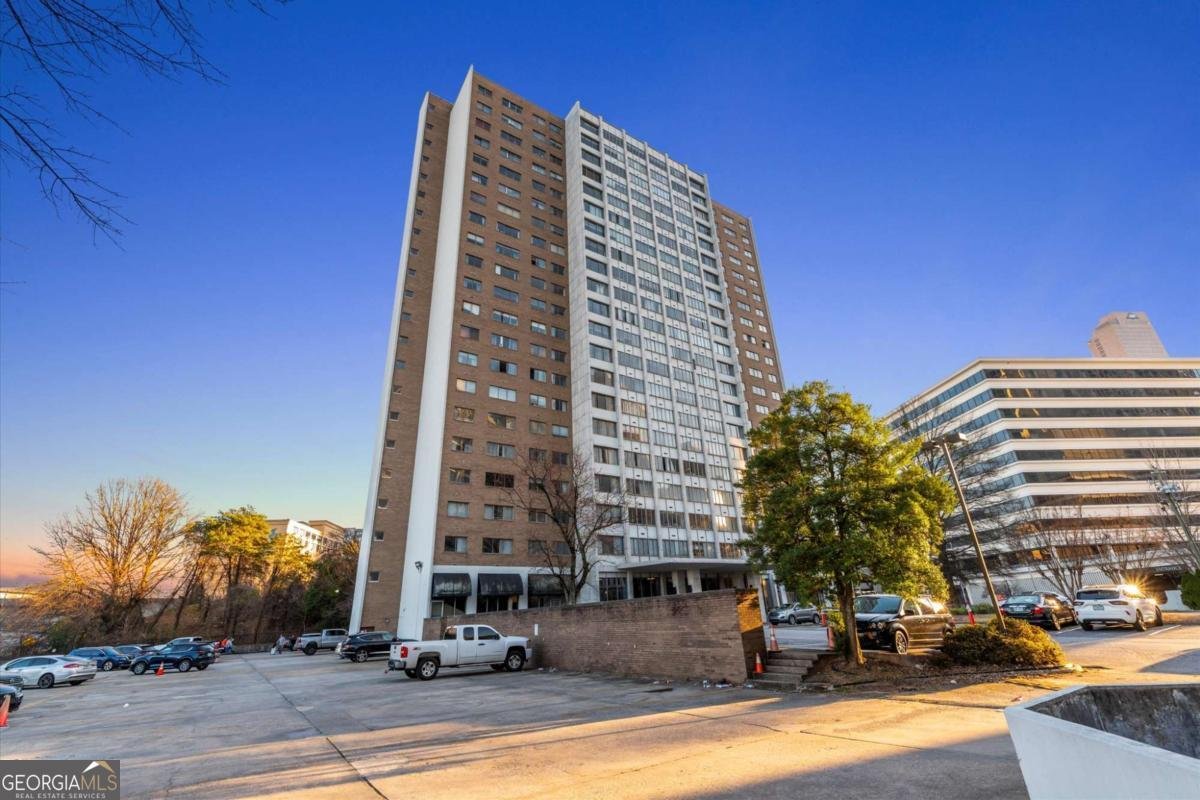 215 Piedmont Avenue Atlanta - 23
