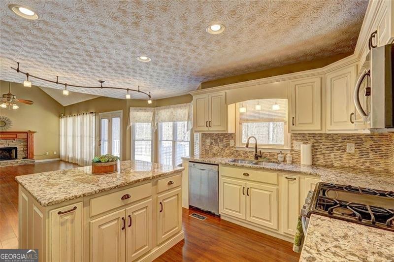 596 WHITBY Drive Douglasville - 7