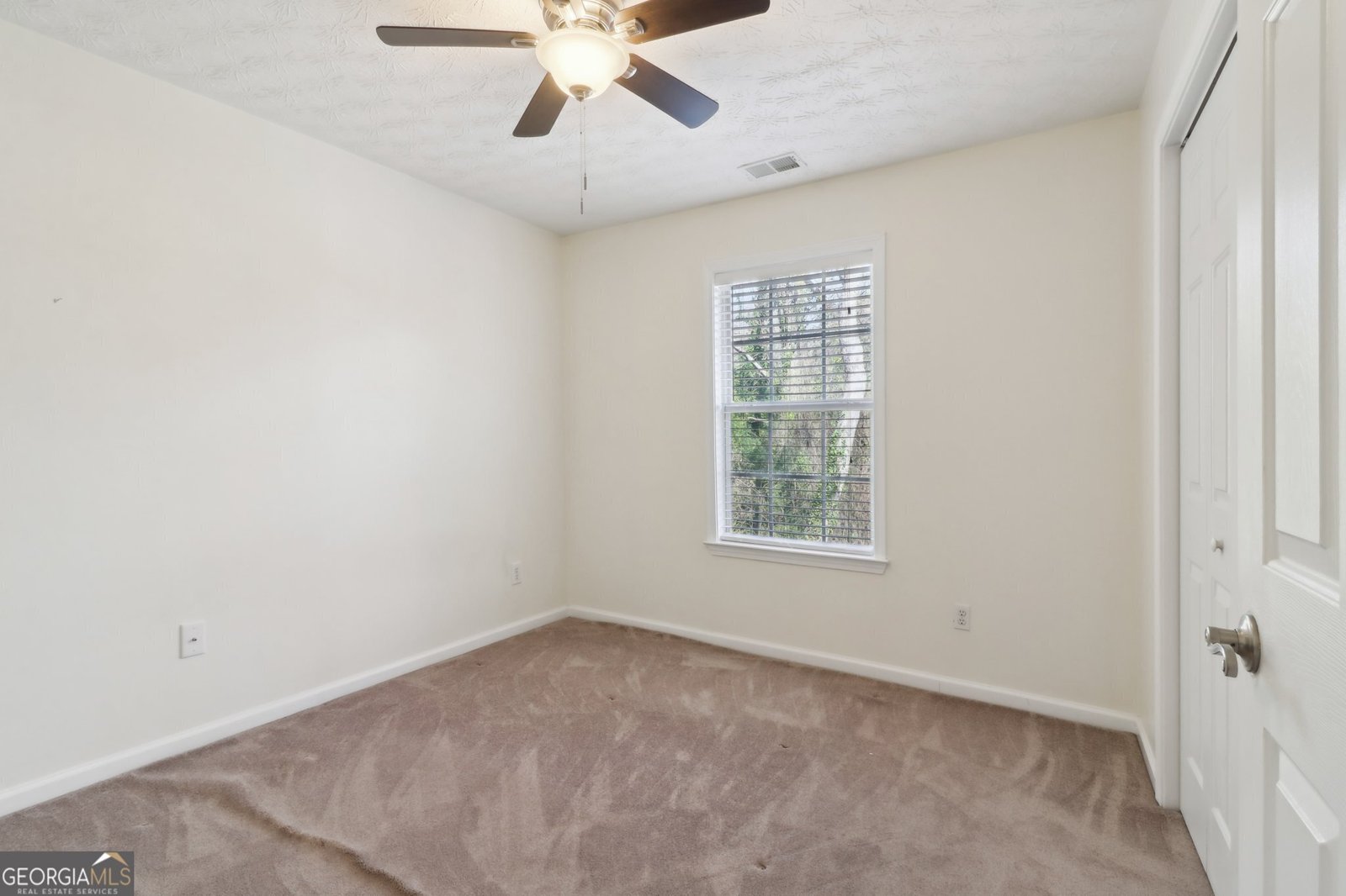 1902 Elm Park Drive Hampton - 2