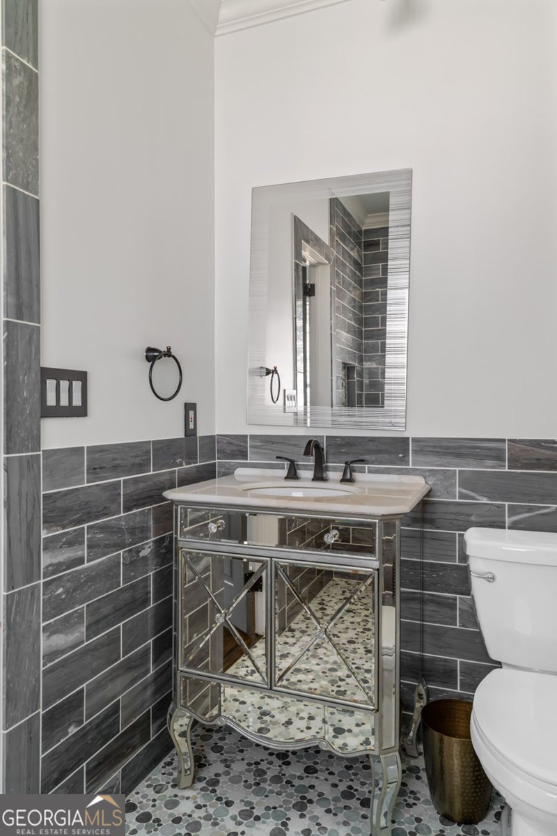 1290 Pasadena Avenue Atlanta - 17