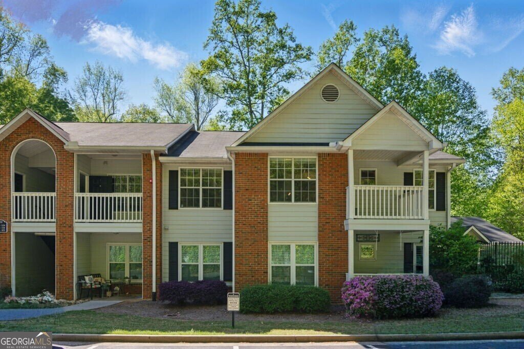 124 Streamside Drive Roswell - 1
