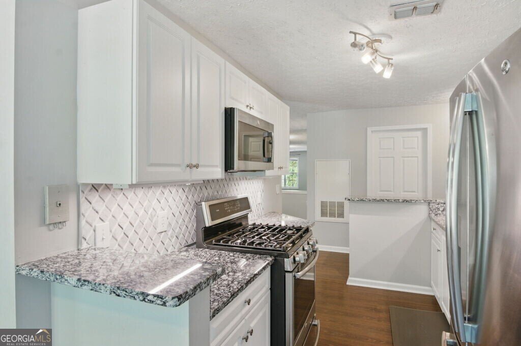 124 Streamside Drive Roswell - 11