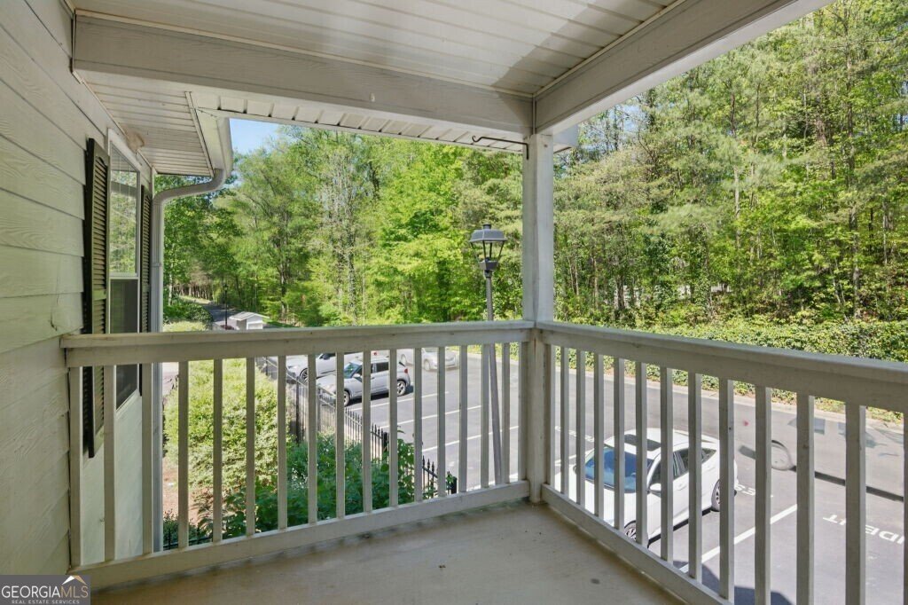 124 Streamside Drive Roswell - 24