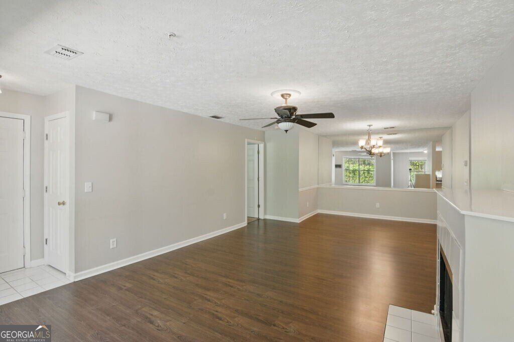 124 Streamside Drive Roswell - 9