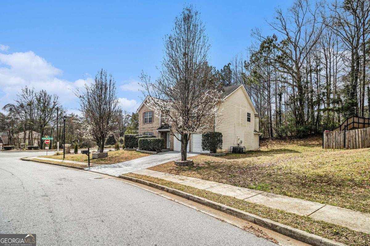 5803 Star Flower Drive Ellenwood - 2