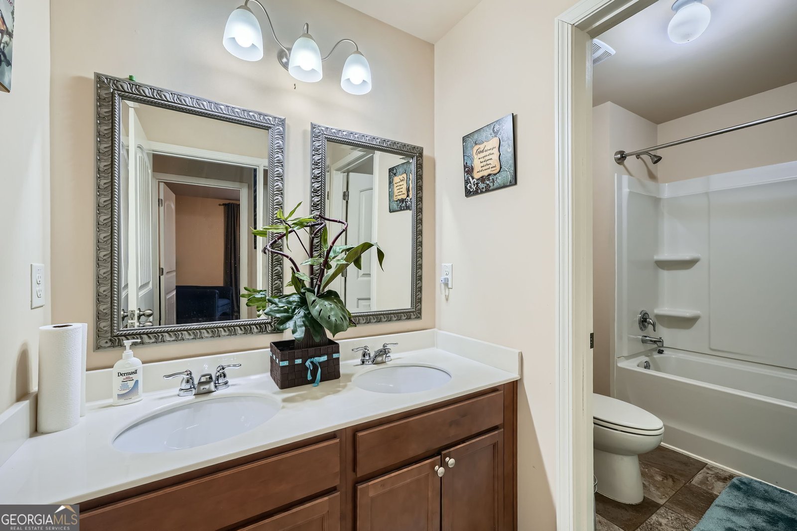 316 SILVERWOOD Drive Dallas - 21