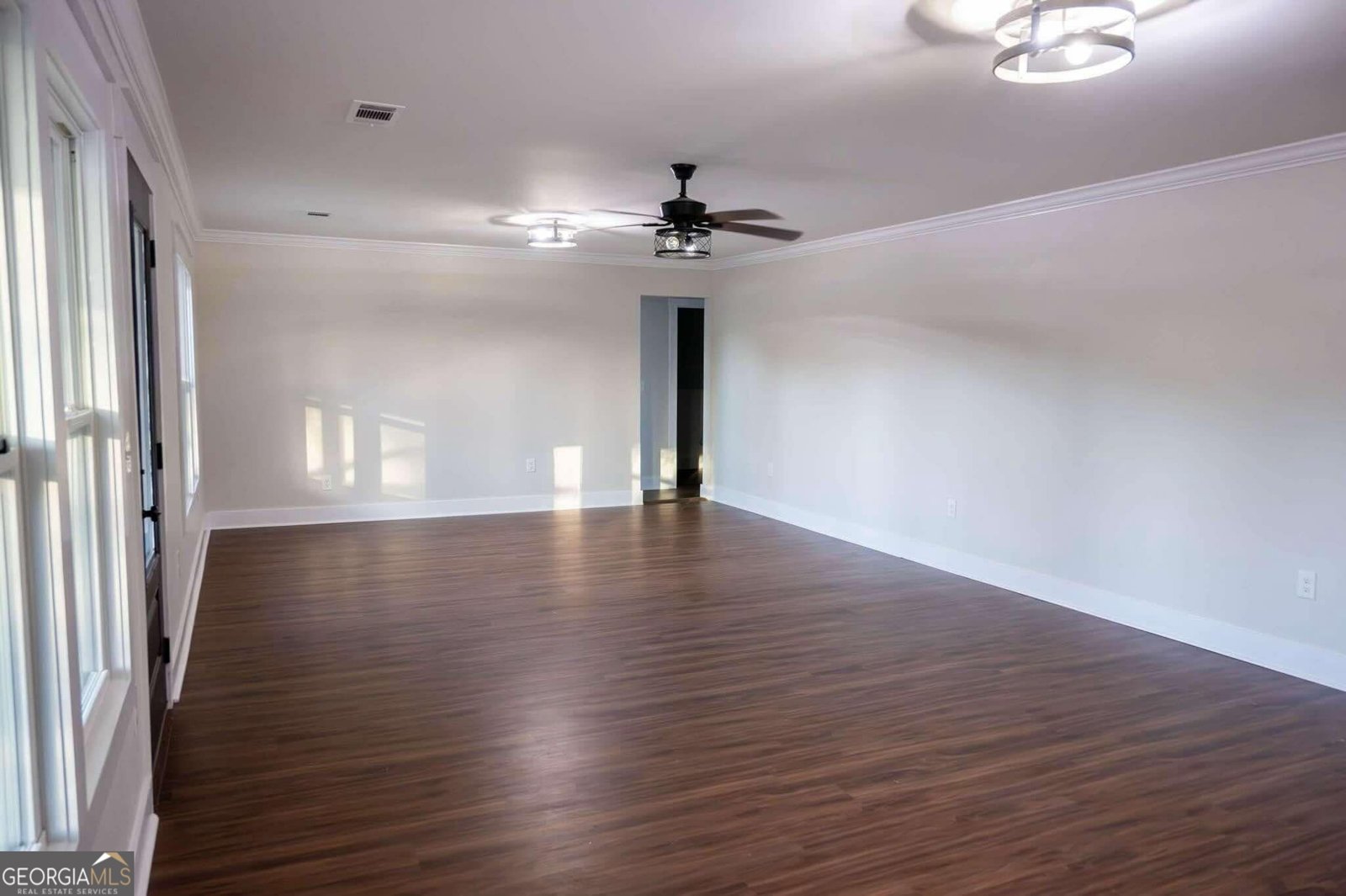 1533 W River Road Rhine - 11