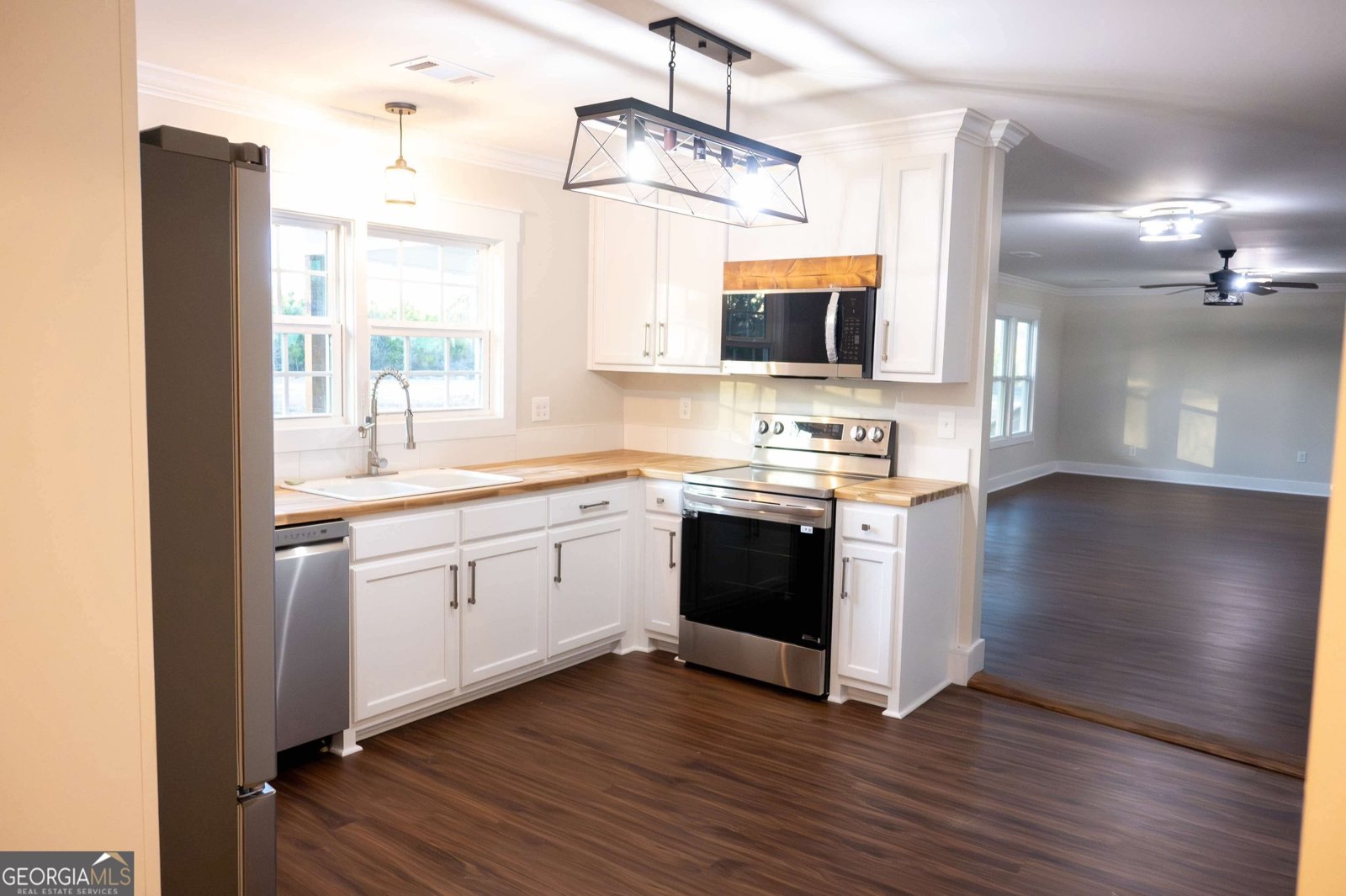 1533 W River Road Rhine - 17