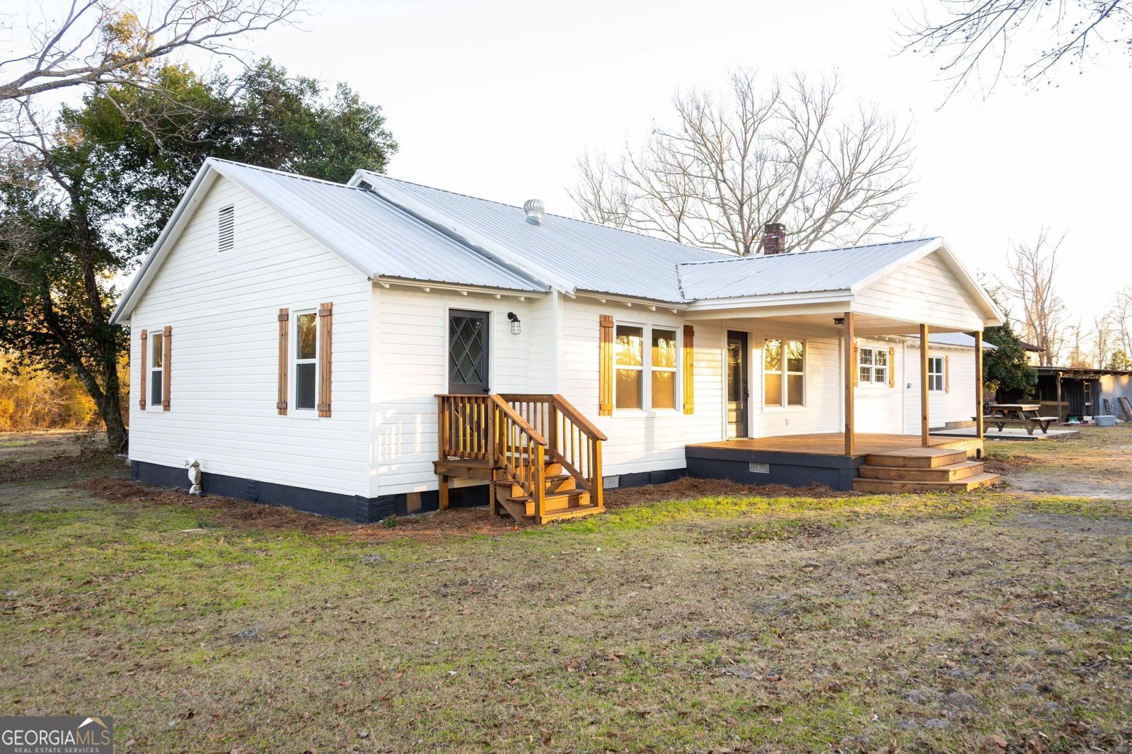 1533 W River Road Rhine - 6