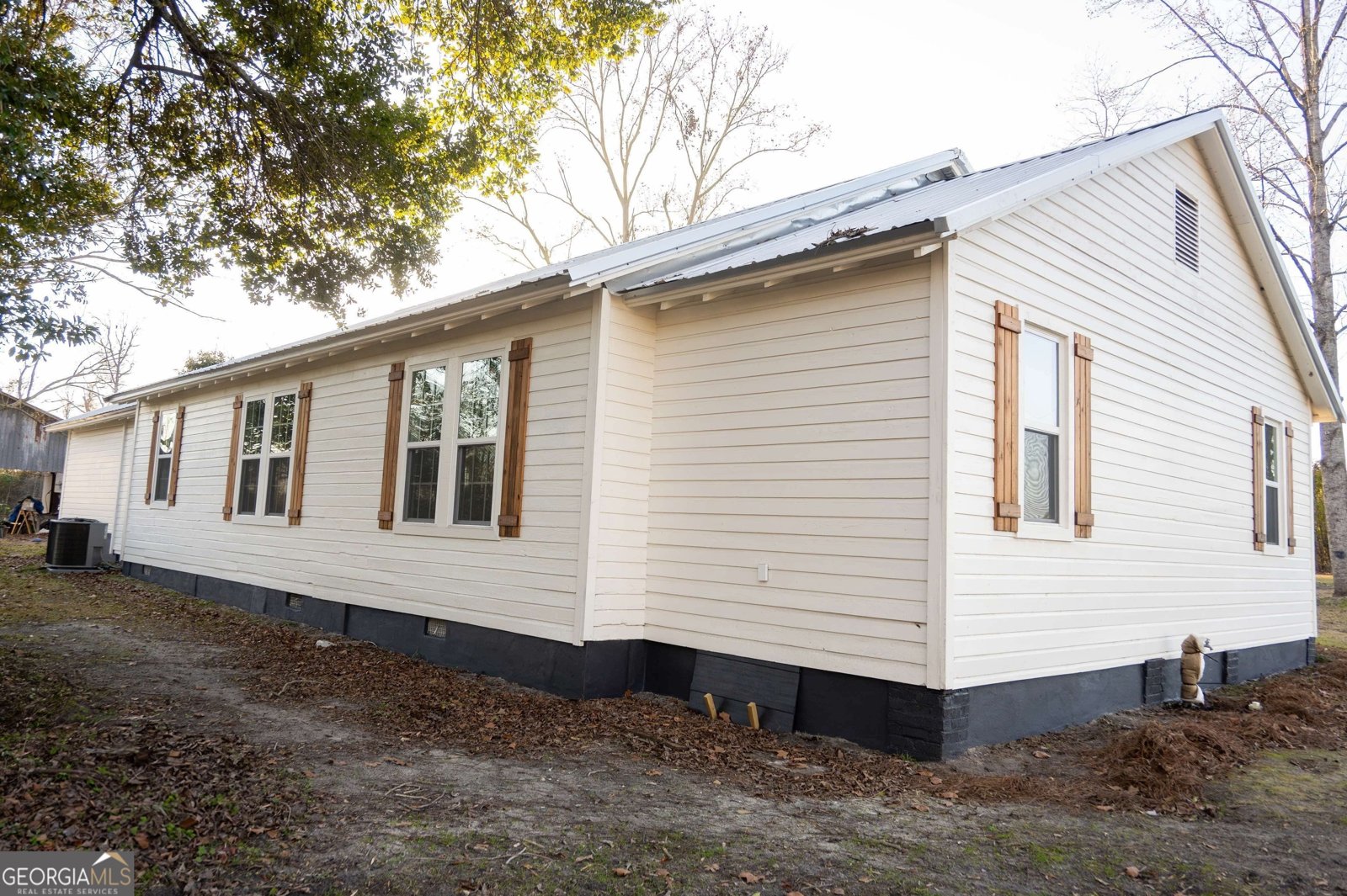 1533 W River Road Rhine - 9