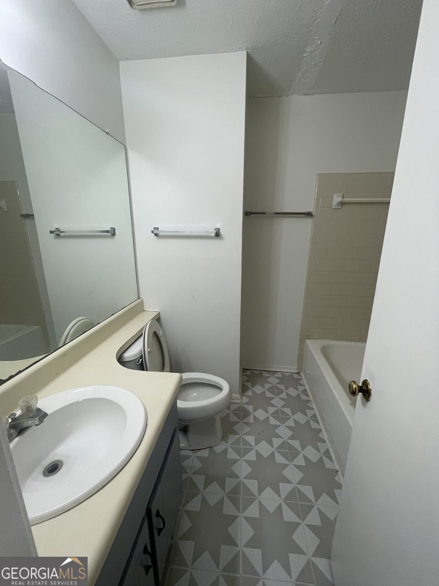 465 PRINCE OF WALES Stone Mountain - 10