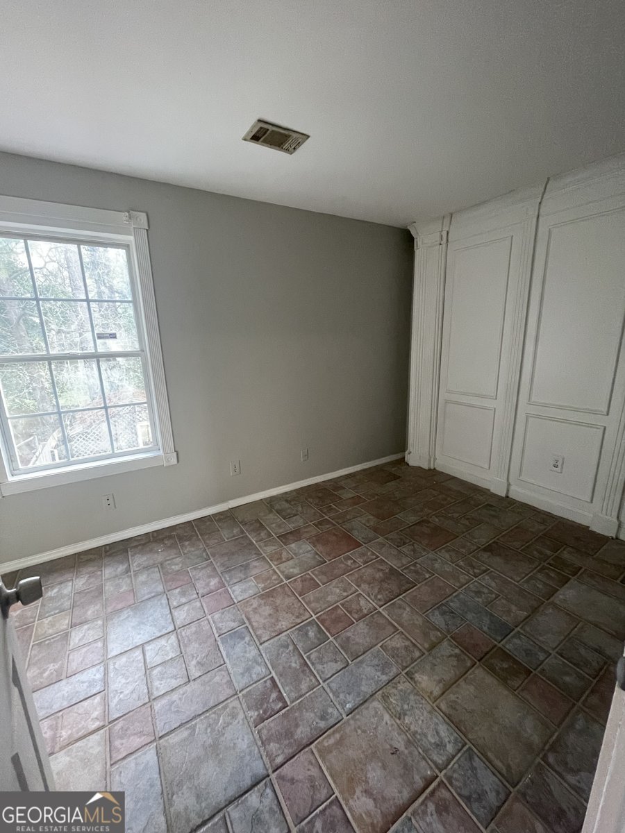 404 PRINCE OF WALES Stone Mountain - 6