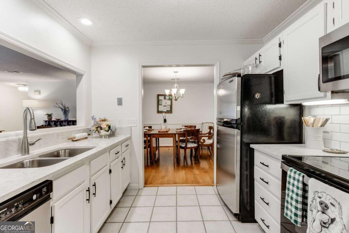 402 BAINBRIDGE Drive Atlanta - 16