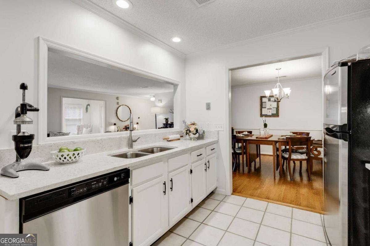 402 BAINBRIDGE Drive Atlanta - 17