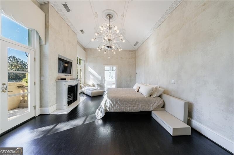 388 Beverly Road Atlanta - 27