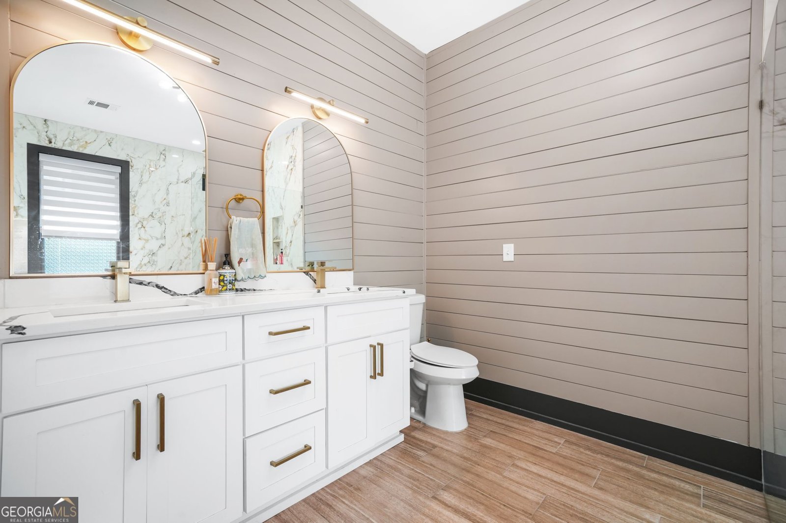 1147 Oakland Drive Atlanta - 24