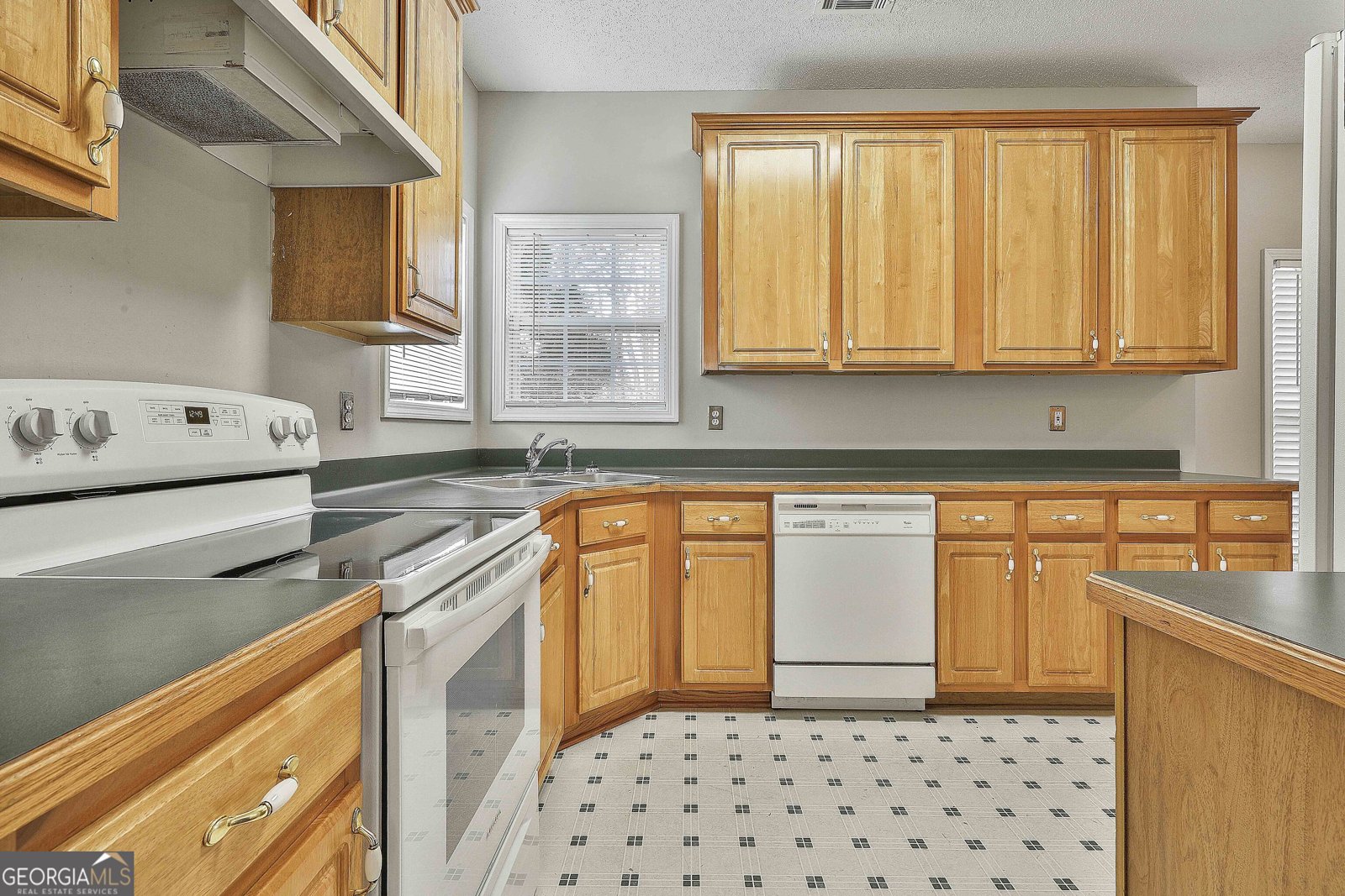 12241 Crestwood Court Fayetteville - 7