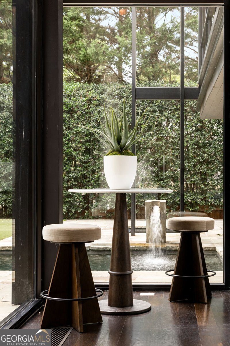79 Beverly Road Atlanta - 28