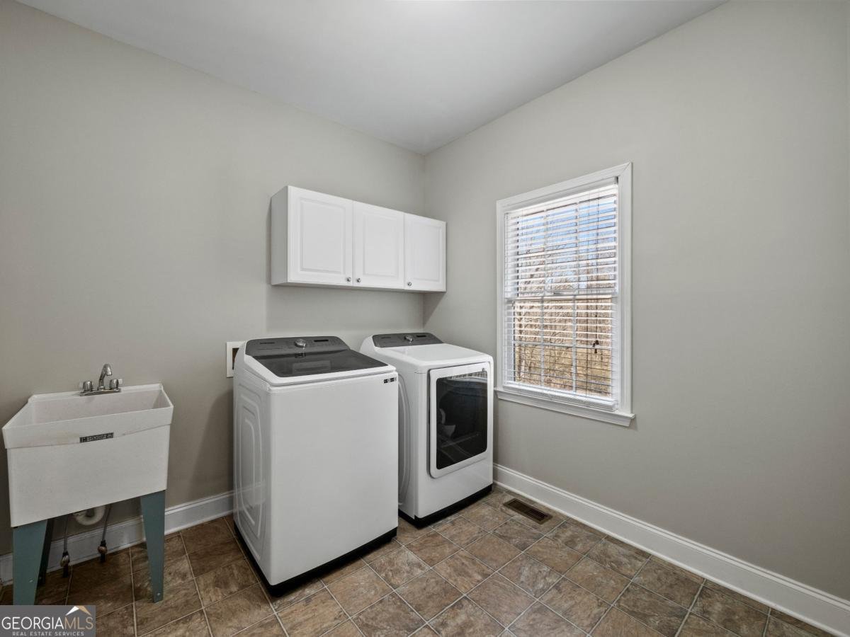 9035 Forest Path Drive Gainesville - 38