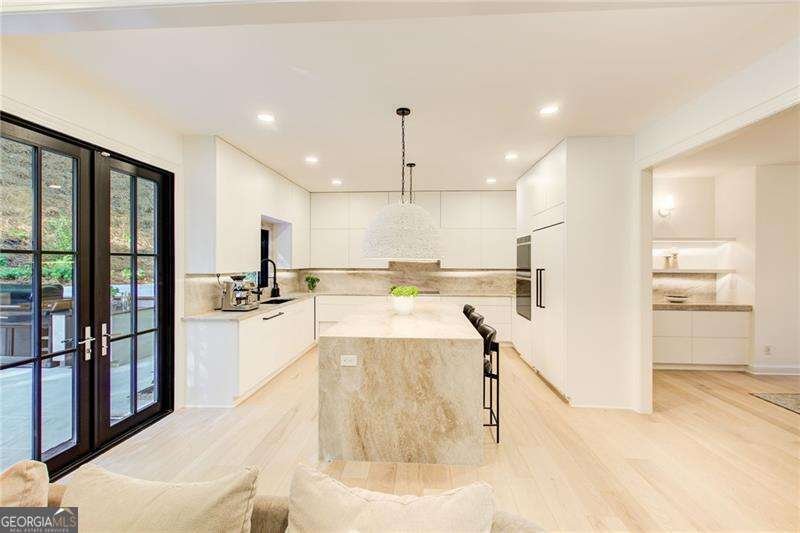 6090 River Chase Circle Atlanta - 6