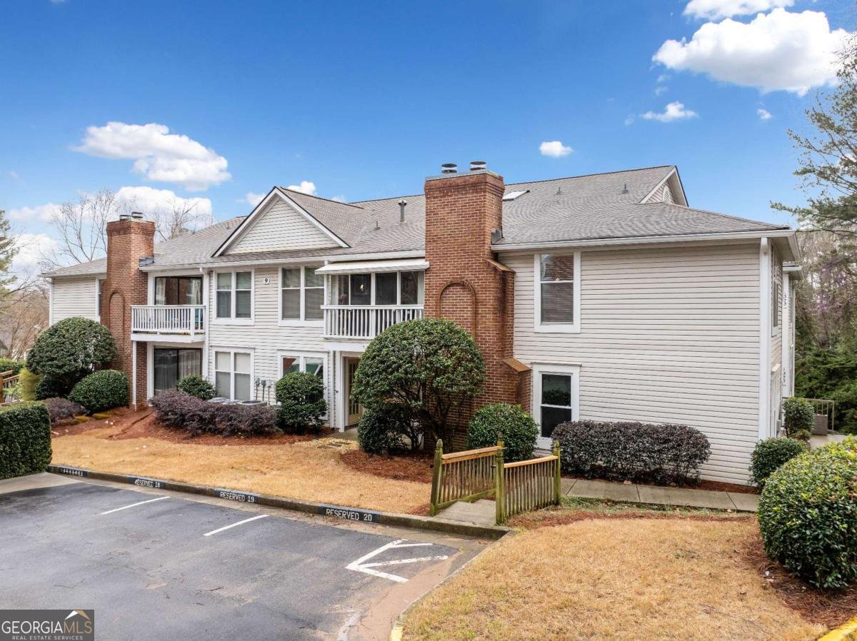 1379 KEYS LAKE Drive Brookhaven - 1