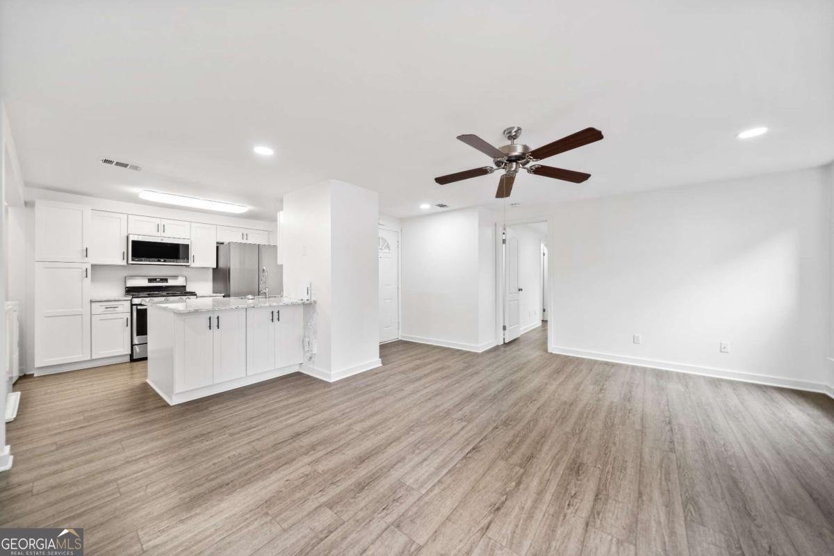 1379 KEYS LAKE Drive Brookhaven - 11