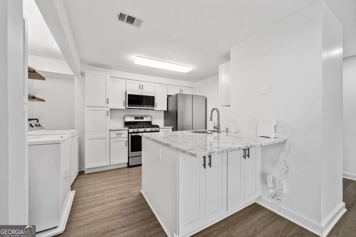 1379 KEYS LAKE Drive Brookhaven - 13