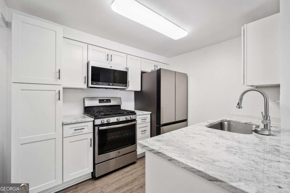 1379 KEYS LAKE Drive Brookhaven - 14