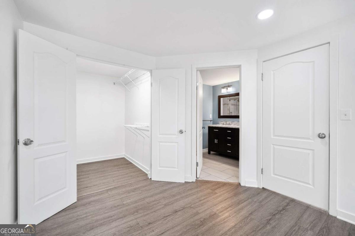 1379 KEYS LAKE Drive Brookhaven - 22