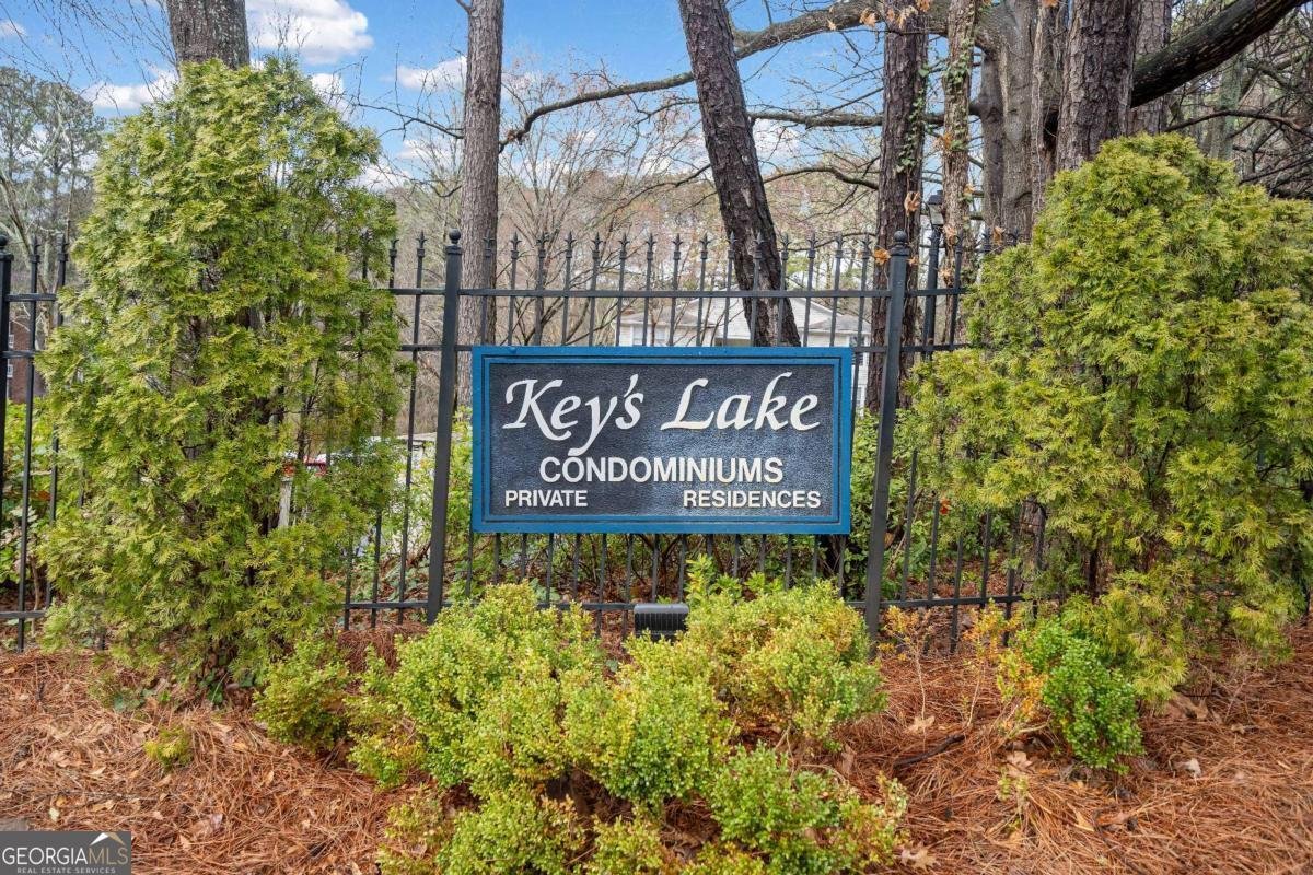 1379 KEYS LAKE Drive Brookhaven - 37