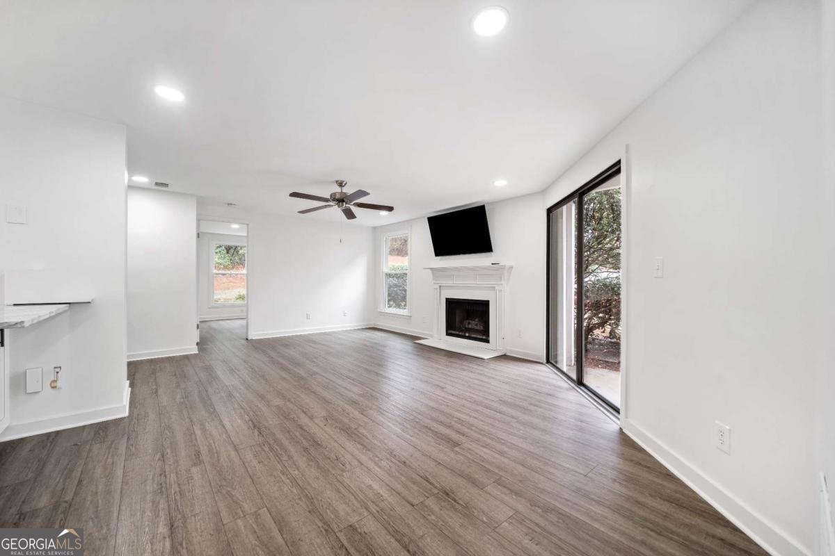 1379 KEYS LAKE Drive Brookhaven - 9